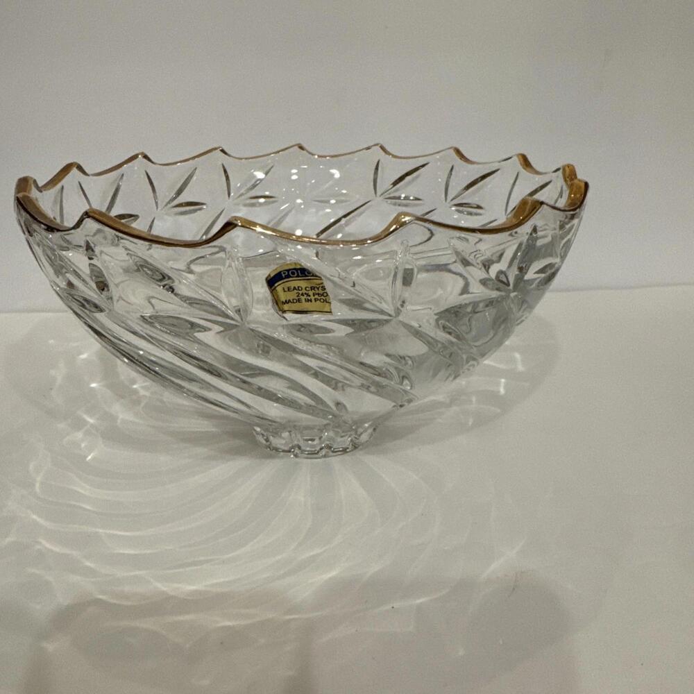 Crystal Bowl 24% Lead Crystal Swirl & Leaf Pattern Made In Poland 9” X 5”